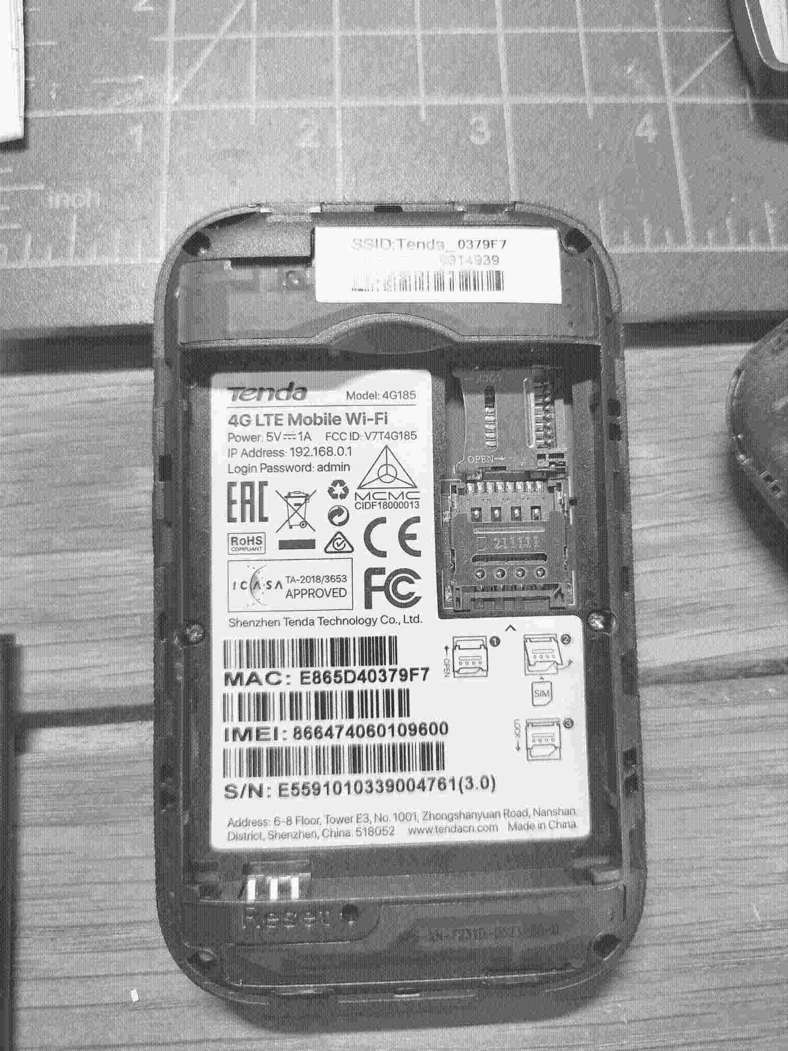 Tenda 4G185 rear